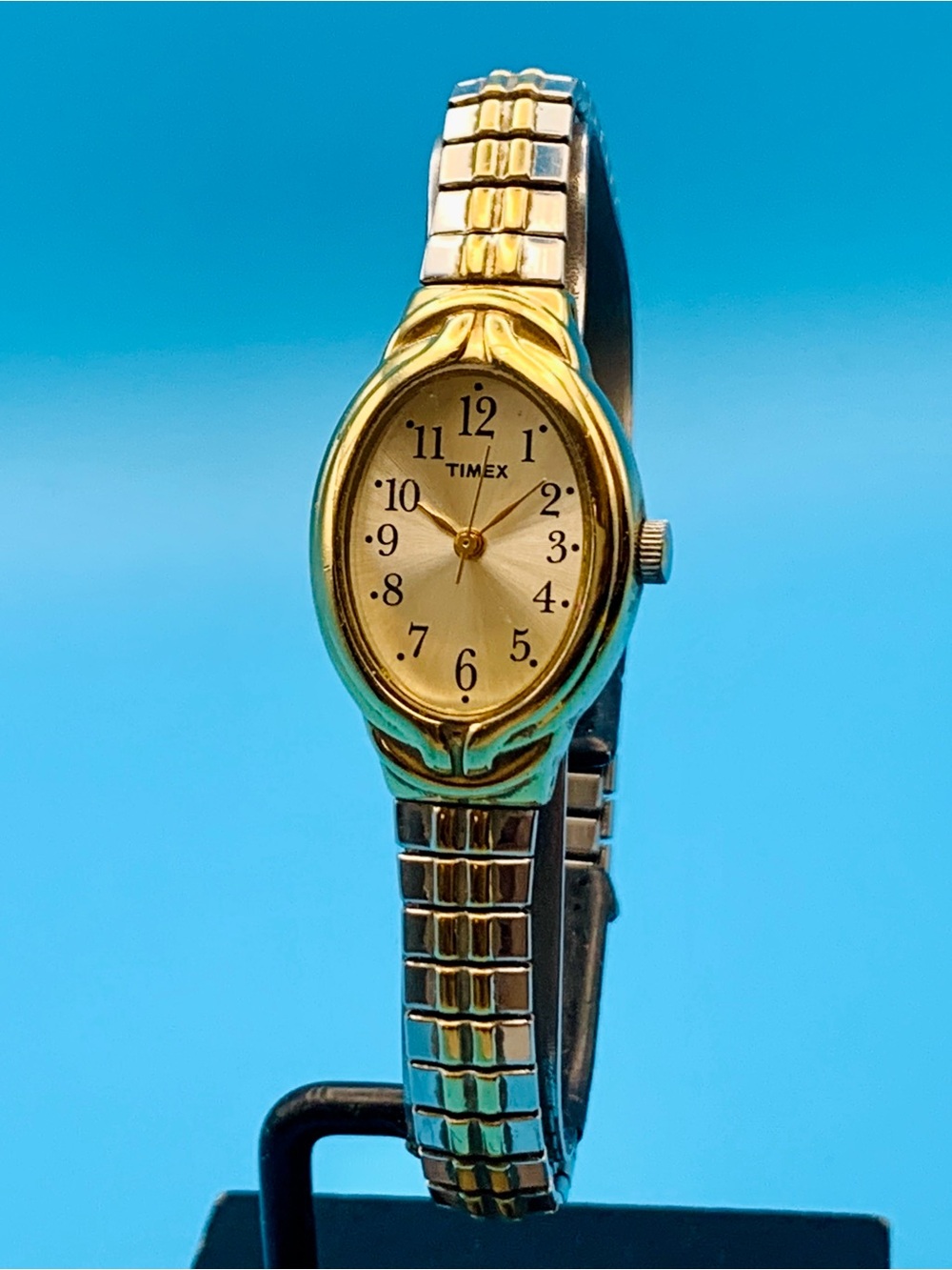 TIMEX CAVATINA Women’s 2017 Dress Quartz Wristwatch Stretch Band Works New Batt